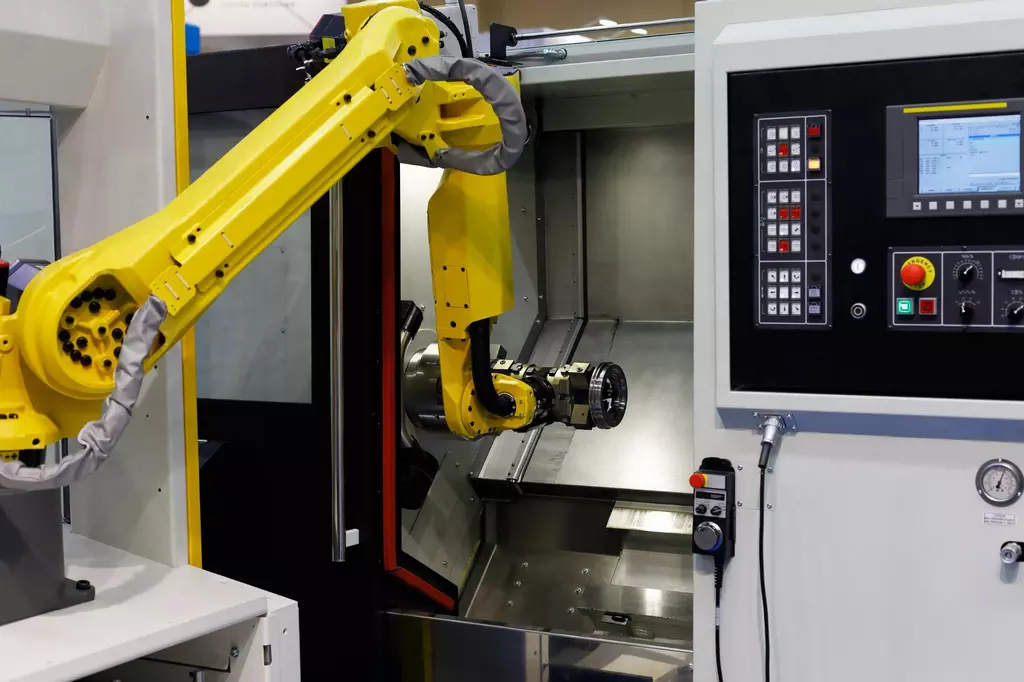 Некоторые производители продукции стремятся к частичной или полноценной автоматизации процесса обработки, применяя роботизацию.